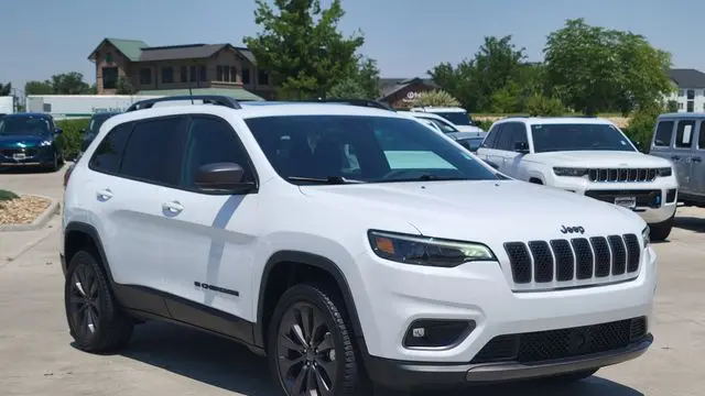 Preowned 2021 Jeep Cherokee Latitude Lux for Sale