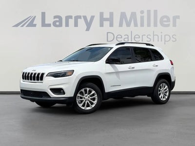 Photo of a 2022 Jeep Cherokee 4X4 Latitude LUX 4DR SUV for sale