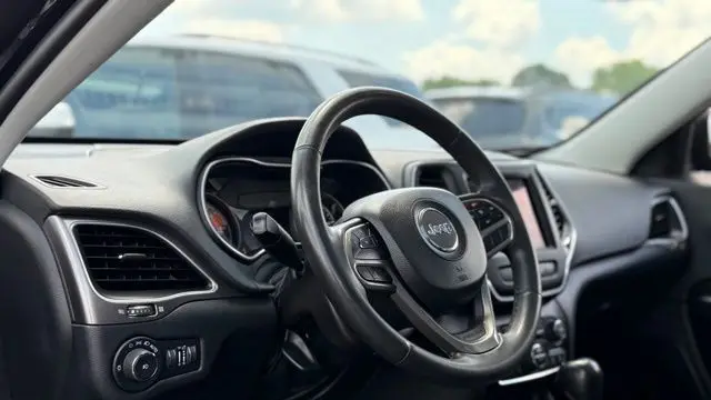 2022 Jeep Cherokee Latitude Lux