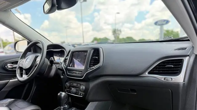 2022 Jeep Cherokee Latitude Lux