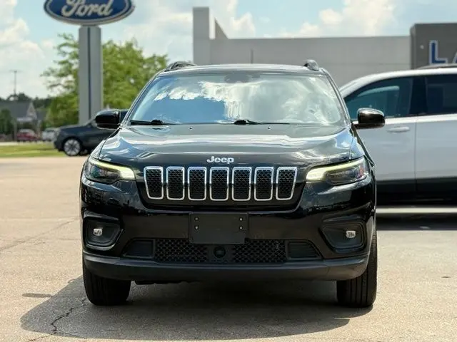 2022 Jeep Cherokee - $21,500