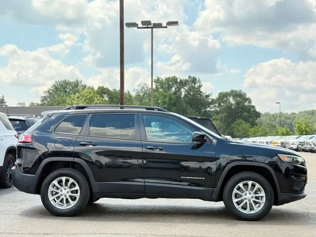 2022 Jeep Cherokee - $21,500