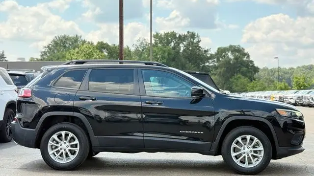 2022 Jeep Cherokee Latitude Lux