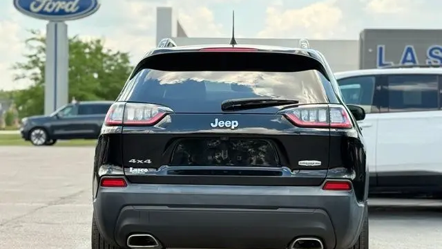 2022 Jeep Cherokee Latitude Lux