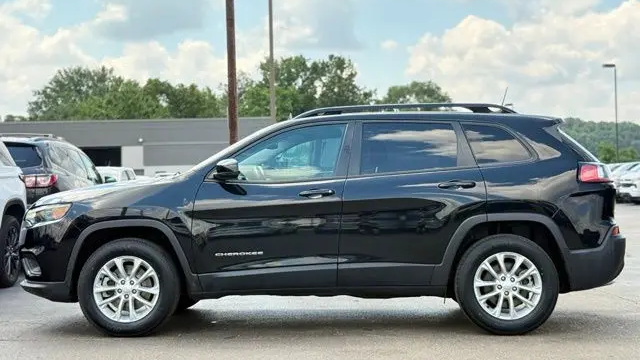 2022 Jeep Cherokee Latitude Lux