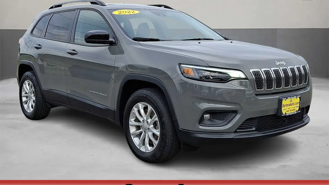 Preowned 2022 Jeep Cherokee Latitude Lux for Sale