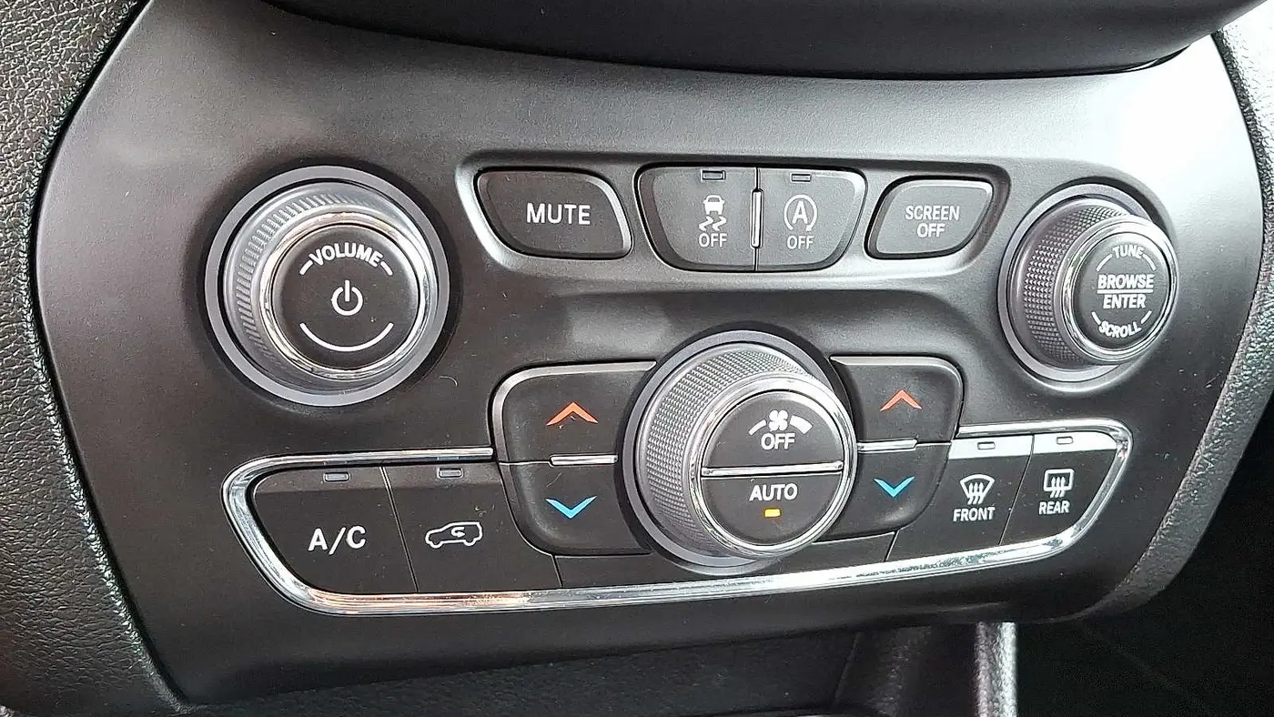 2022 Jeep Cherokee Latitude Lux