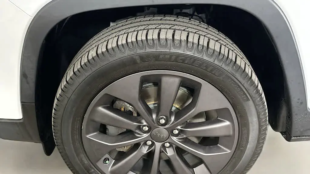 2021 Jeep Cherokee 80th Anniversary Edition
