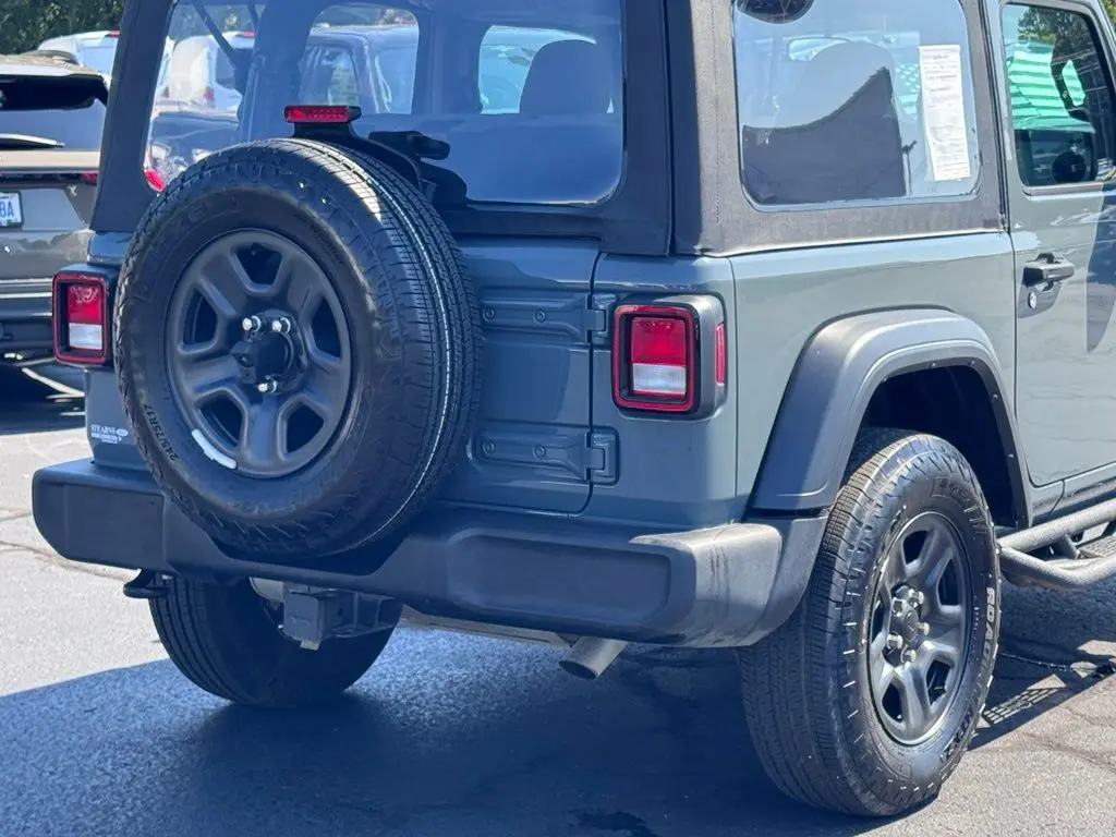 2025 Jeep Wrangler - $29,281
