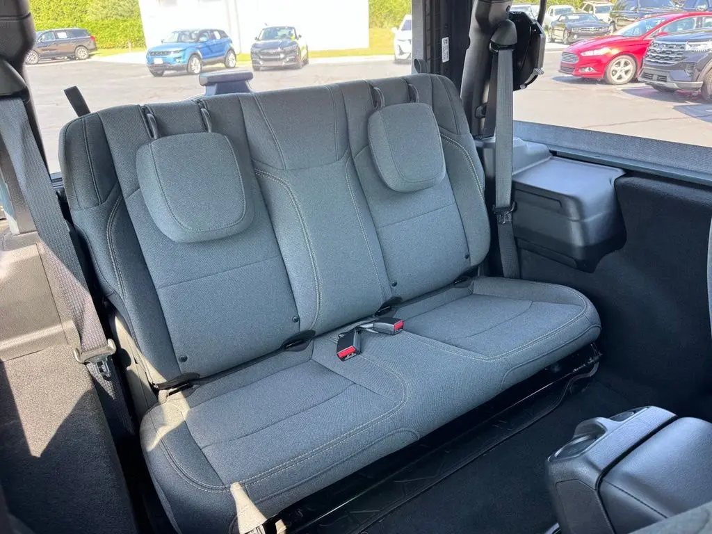 2025 Jeep Wrangler - $29,281