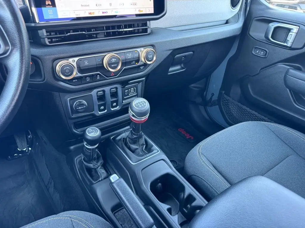 2025 Jeep Wrangler - $29,281