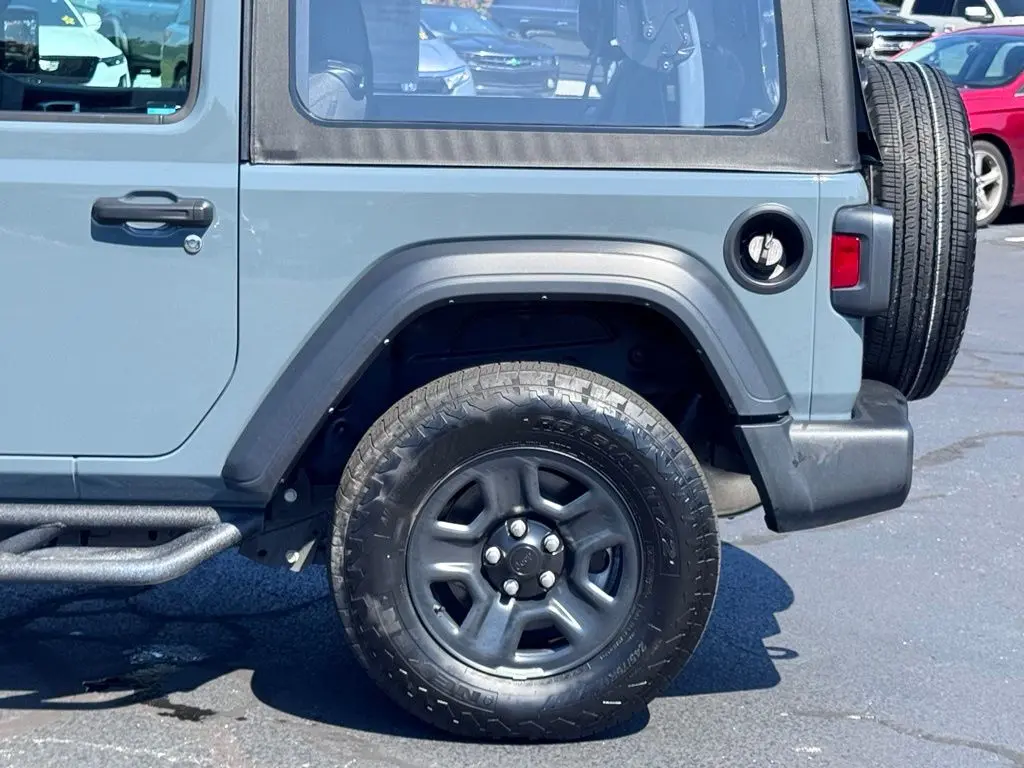 2025 Jeep Wrangler - $29,281