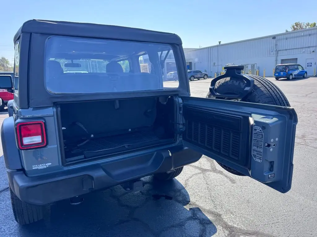 2025 Jeep Wrangler - $29,281