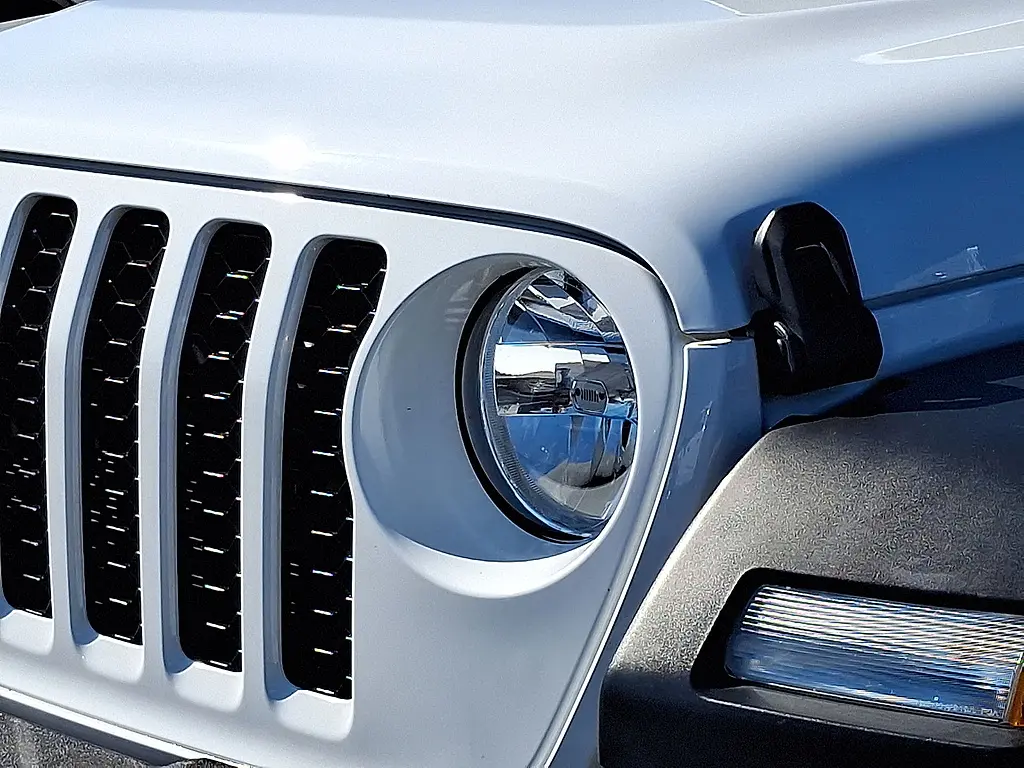 2024 Jeep Wrangler - $26,850