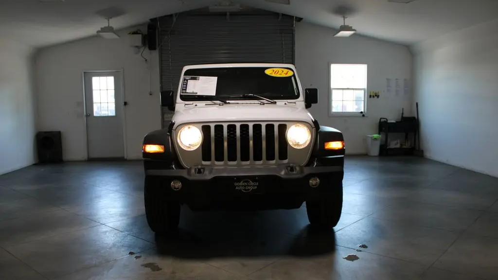2024 Jeep Wrangler Sport