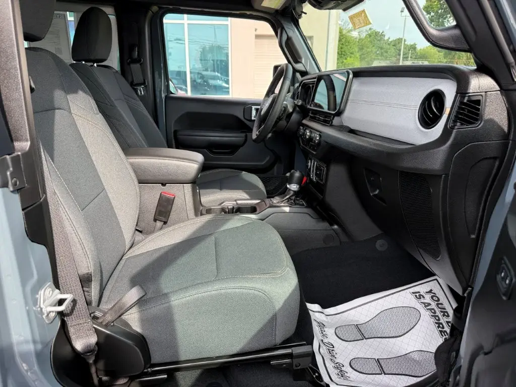 2025 Jeep Wrangler - $34,996