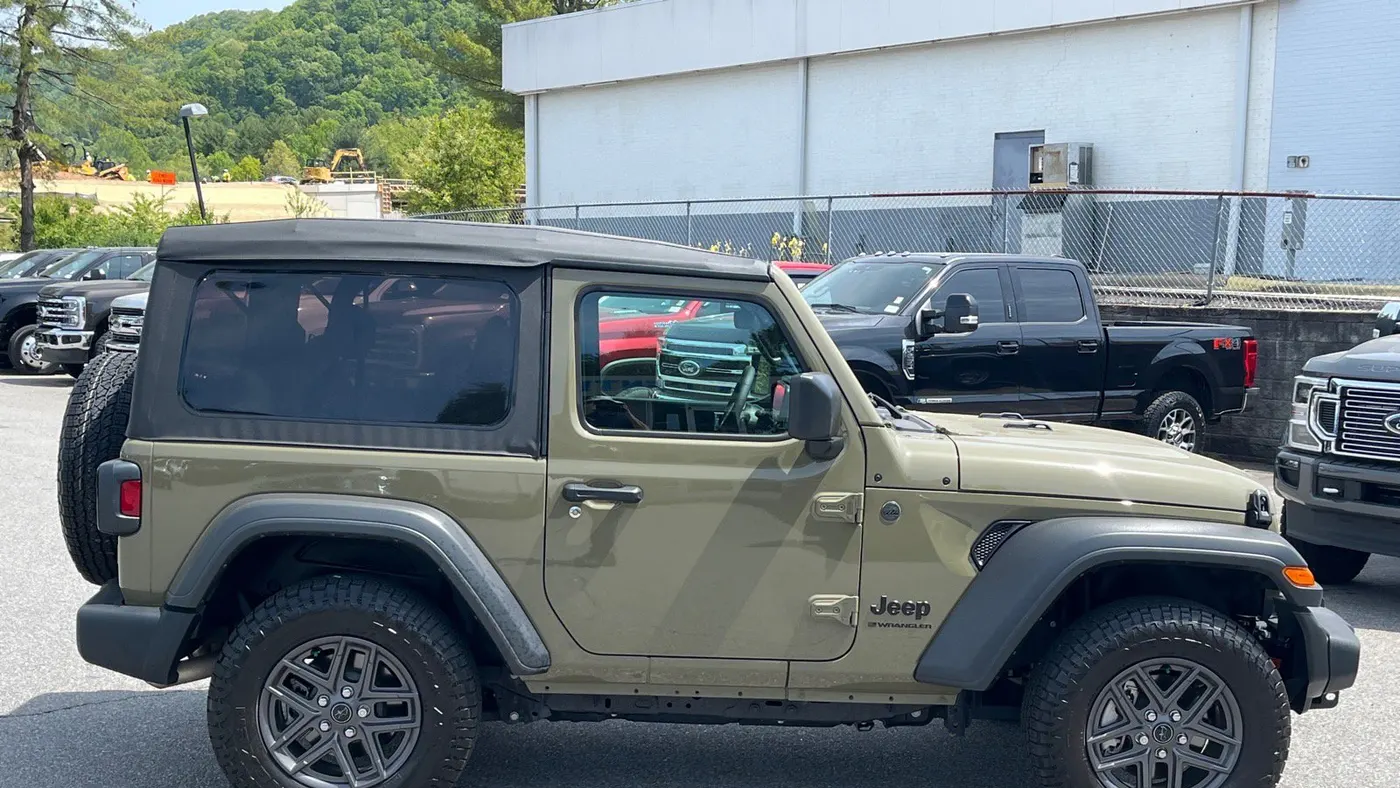 2025 Jeep Wrangler Sport