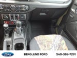 2026 Wrangler Thumbnail 32
