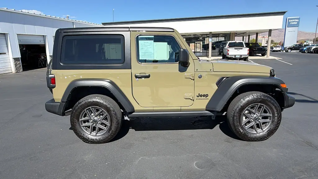 2025 Jeep Wrangler - $31,252