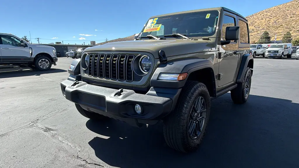 2025 Jeep Wrangler - $31,252