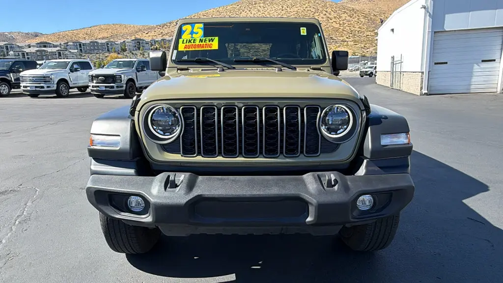 2025 Jeep Wrangler - $31,252