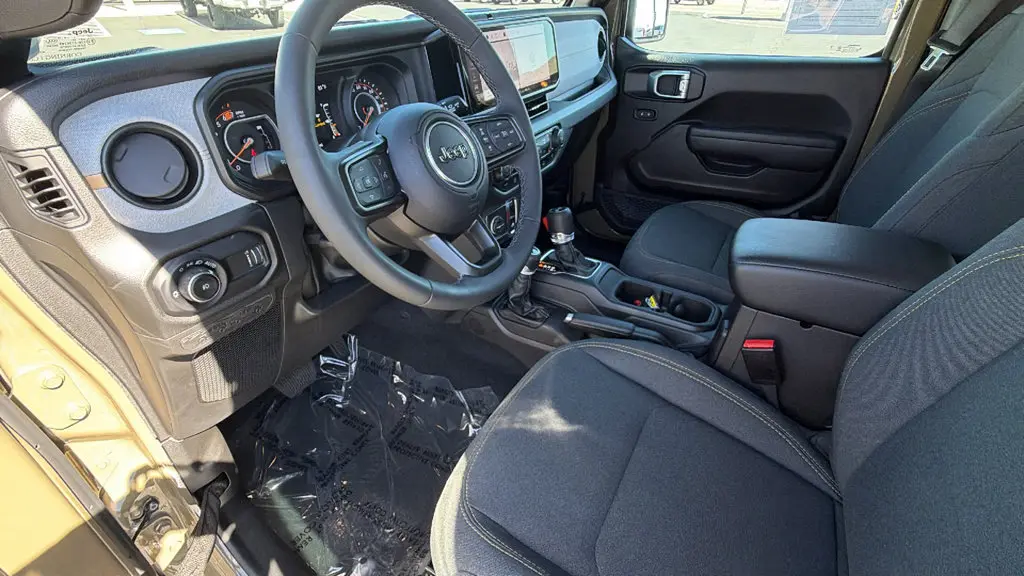 2025 Jeep Wrangler - $31,252
