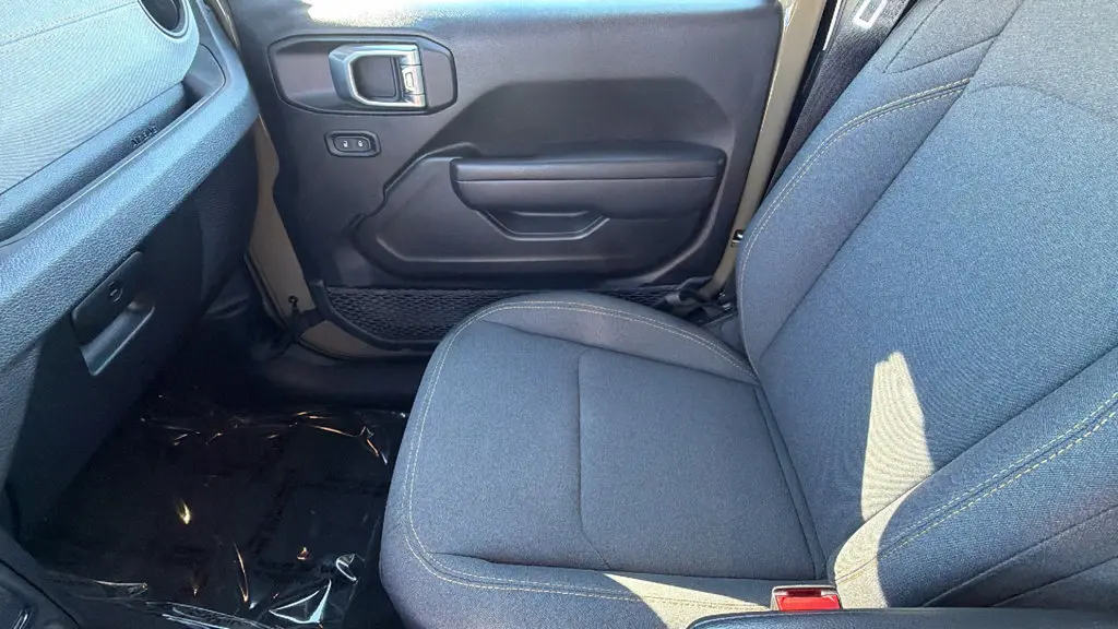 2025 Jeep Wrangler - $31,252