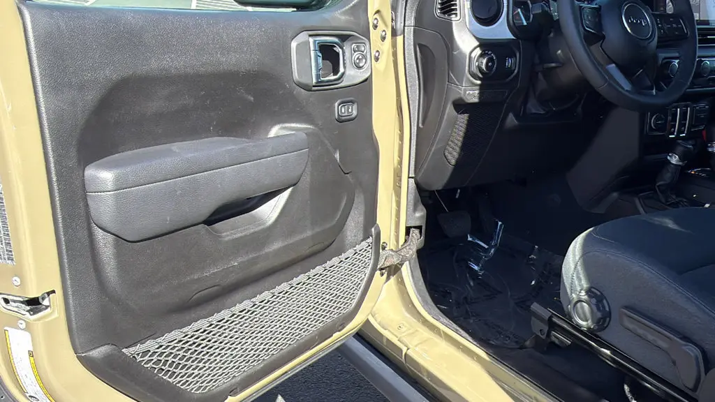 2025 Jeep Wrangler - $31,252