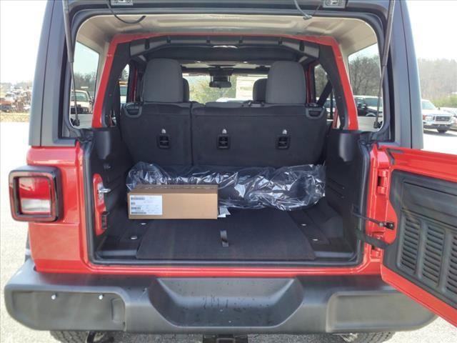 2025 Jeep Wrangler - $43,977