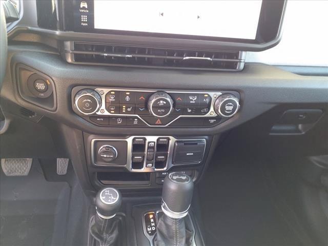 2025 Jeep Wrangler - $43,977