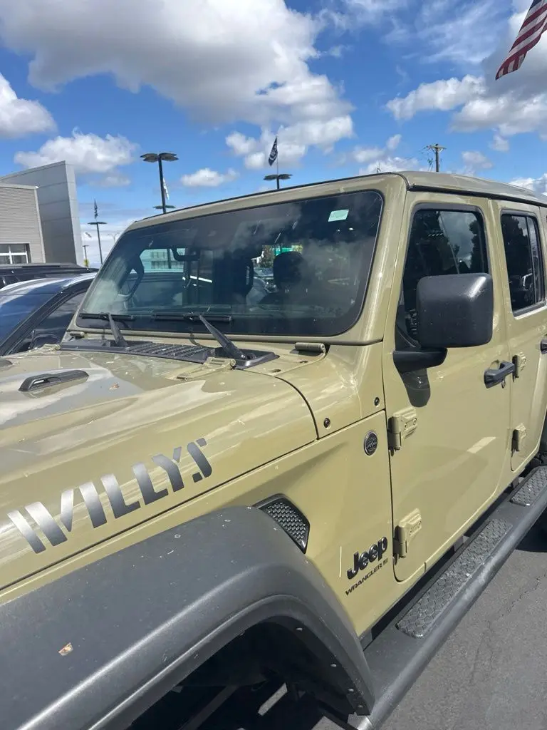 2025 Jeep Wrangler Sport — photo 1 of 11