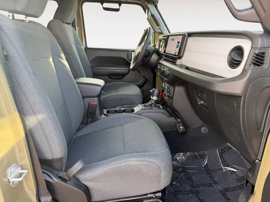 2025 Jeep Wrangler - $41,500
