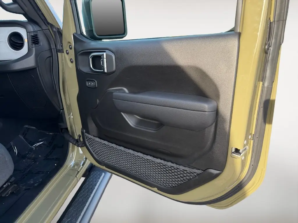 2025 Jeep Wrangler - $41,500
