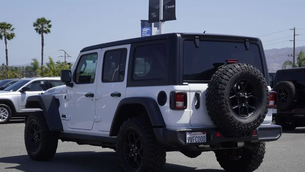 2025 Jeep Wrangler Sport