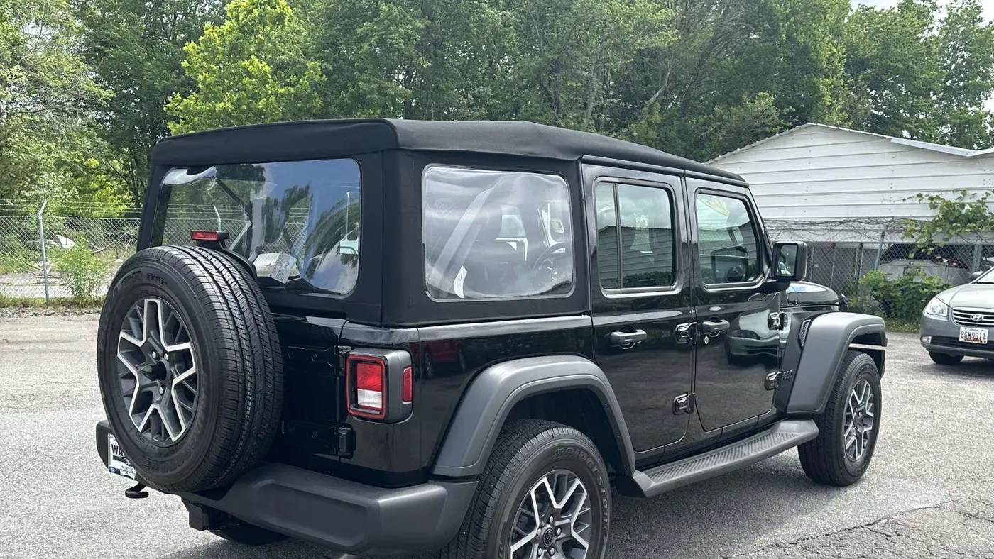 2024 Jeep Wrangler Sport