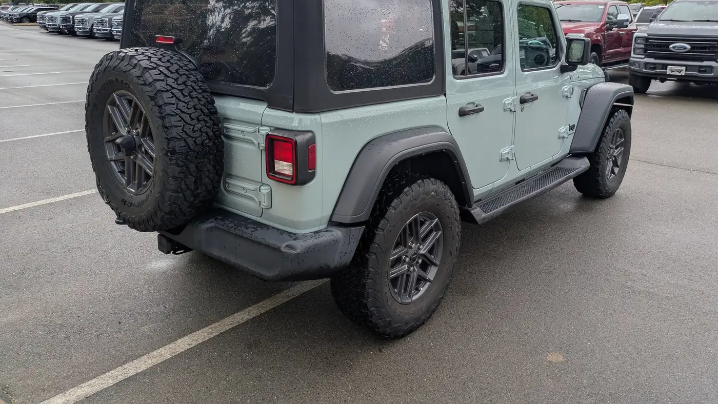 2024 Jeep Wrangler Sport