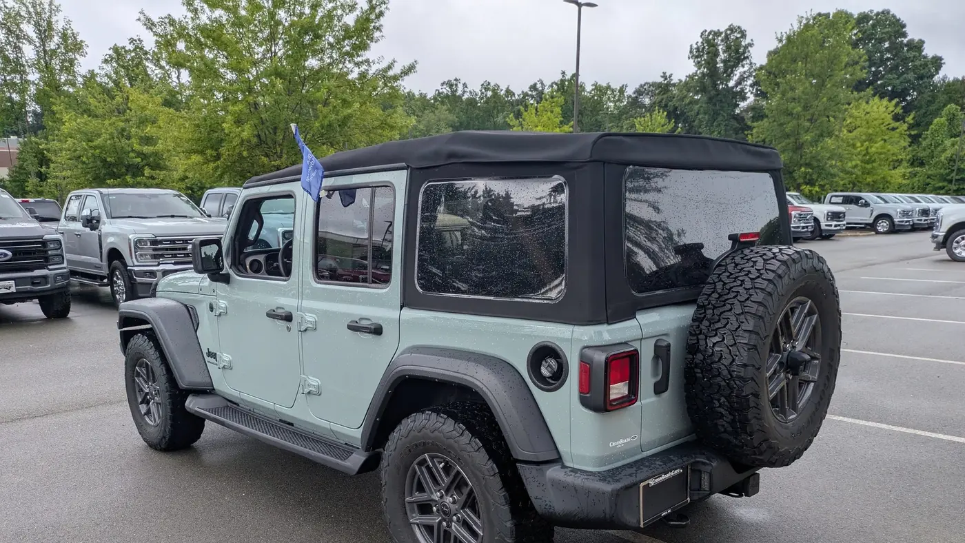 2024 Jeep Wrangler Sport