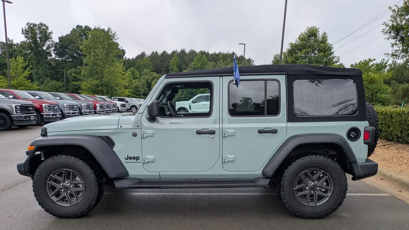 2024 Jeep Wrangler Sport