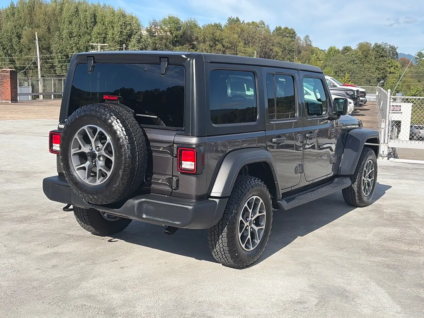 2024 Jeep Wrangler - $32,573