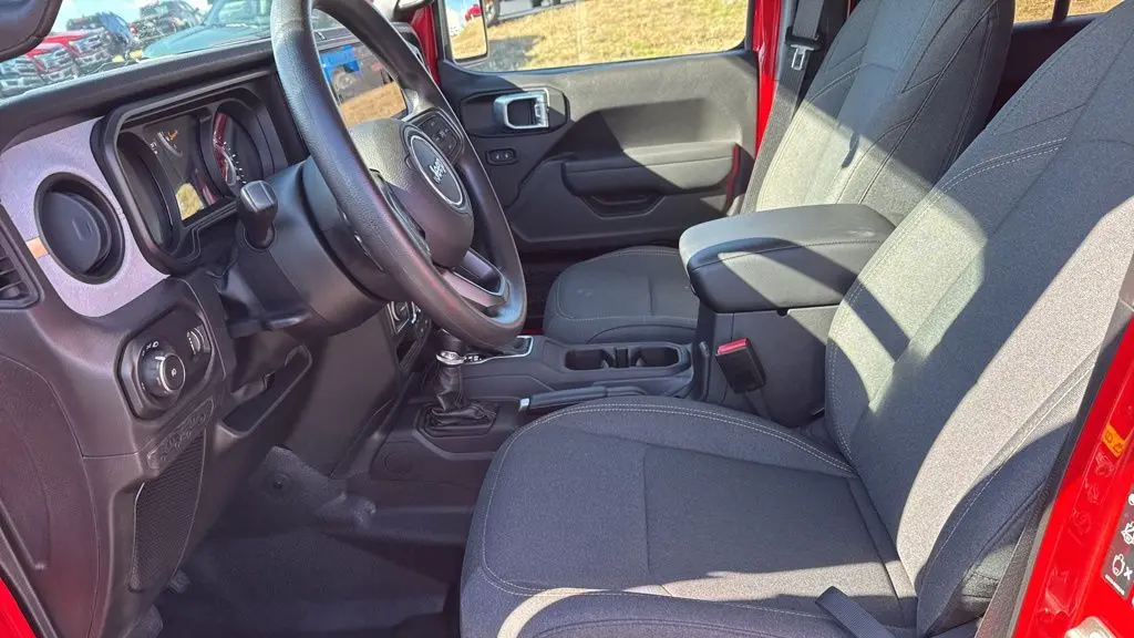 2025 Jeep Wrangler Sport