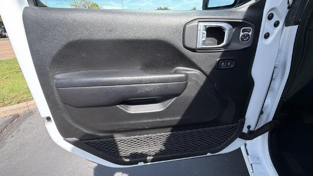 2024 Jeep Wrangler - $29,995