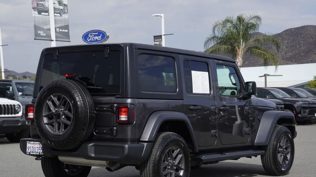 2025 Jeep Wrangler Sport