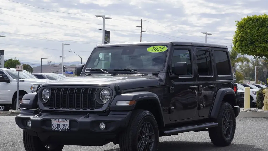 2025 Jeep Wrangler Sport