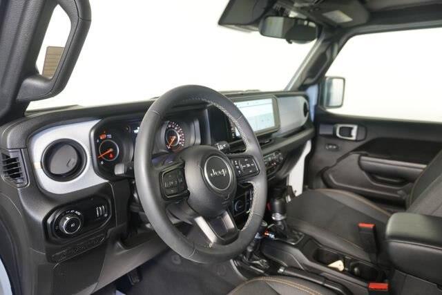 2025 Jeep Wrangler - $28,000