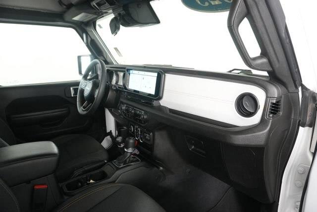 2025 Jeep Wrangler - $28,000