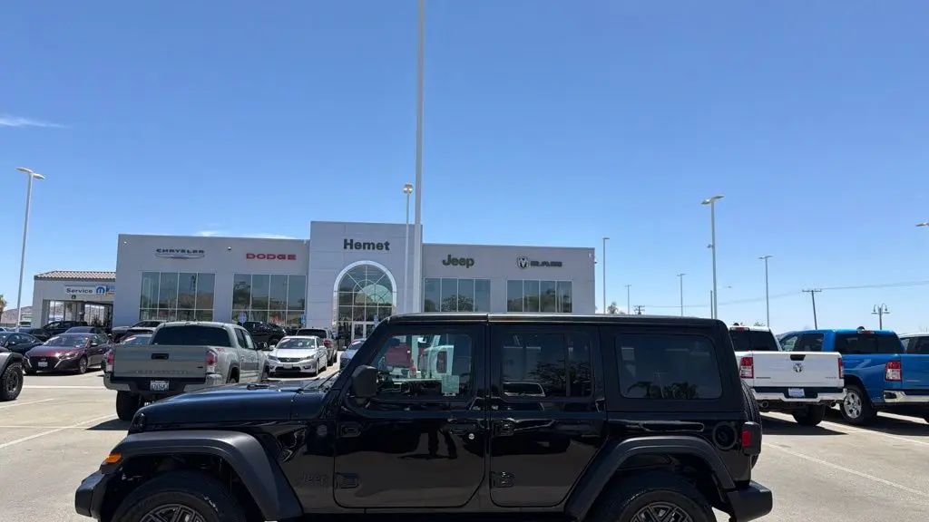 2025 Jeep Wrangler Sport