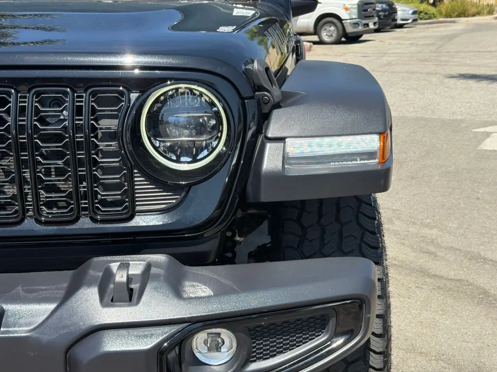 2025 Jeep Wrangler - $34,988