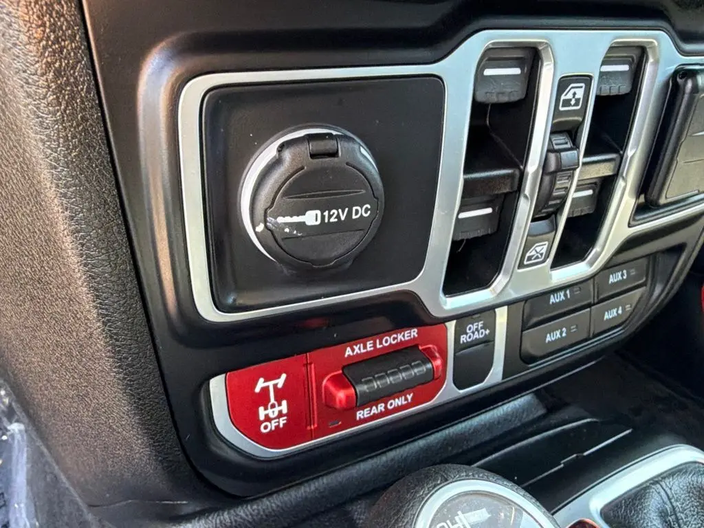 2025 Jeep Wrangler - $34,988