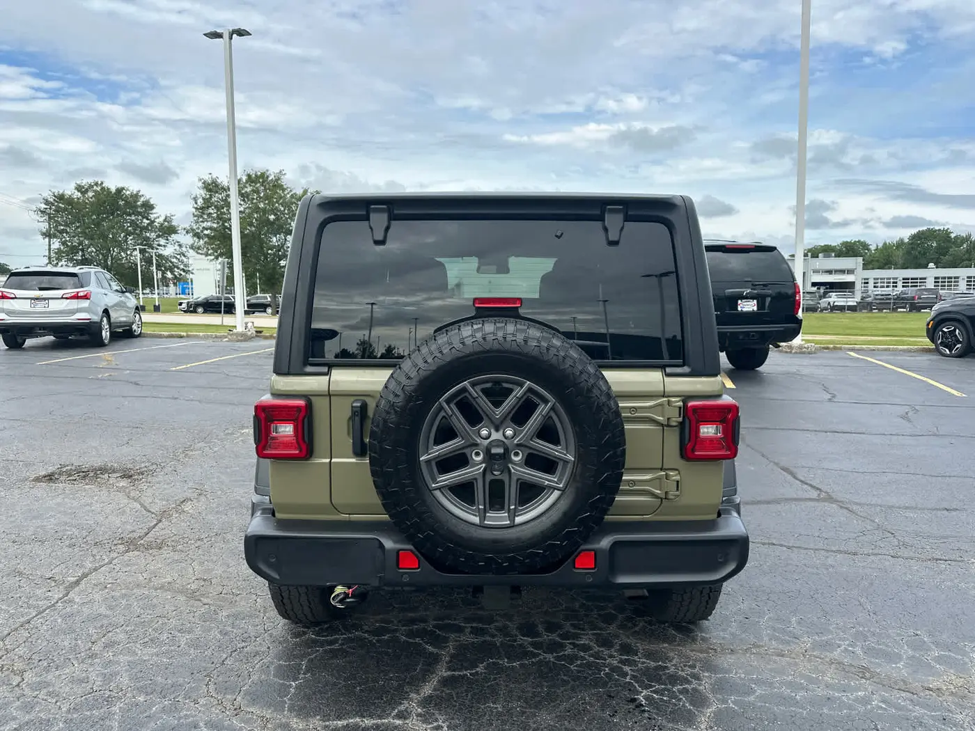 2025 Jeep Wrangler - $33,990