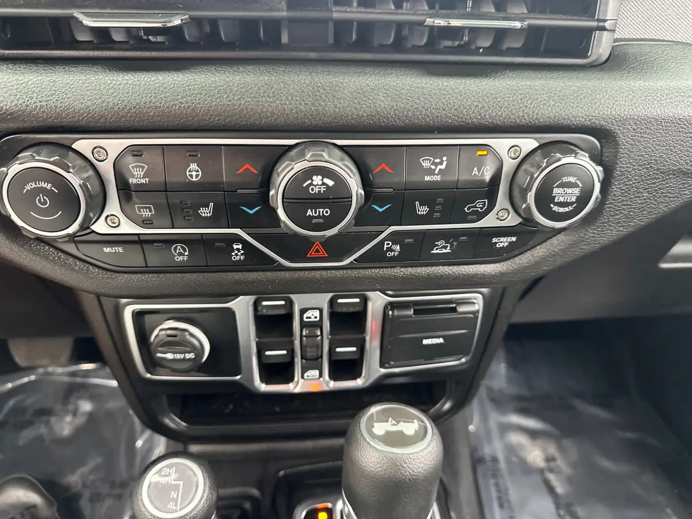 2025 Jeep Wrangler - $33,990